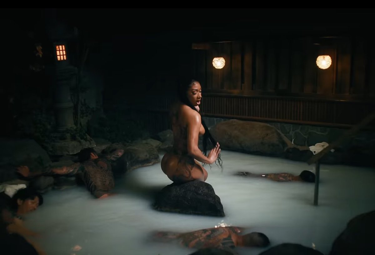 HellenPruit's tweet photo. A consistent theme for an ERA is not looking the same. If you’re confused asked for clarification. Some of you seem to have a need to humble Meg in everything she does. Her last video was BOA, in what universe does MAMUSHI resemble BOA. https://t.co/UxU5CYJ6G7