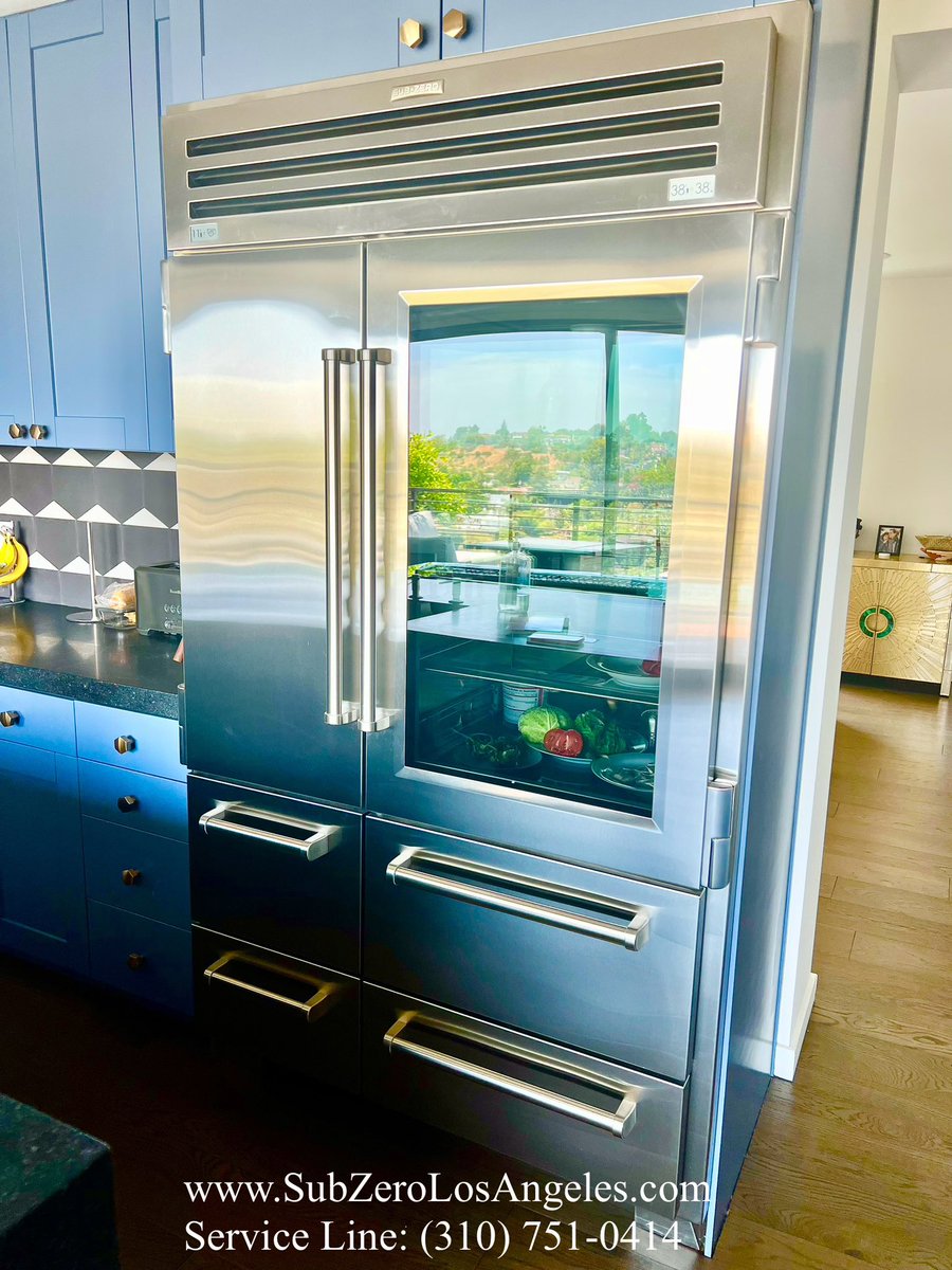 SubZeroService's tweet image. 🌟🌟🌟🌟🌟
We just brought a Sub-Zero PRO 48 refrigerator back to life in the heart of Hollywood, CA. Our expert technicians ensure your high-end appliances continue to deliver top performance.

#SubZeroWolf #RefrigeratorRepair  #SubZeroRepair #HollywoodCA #SubZeroService