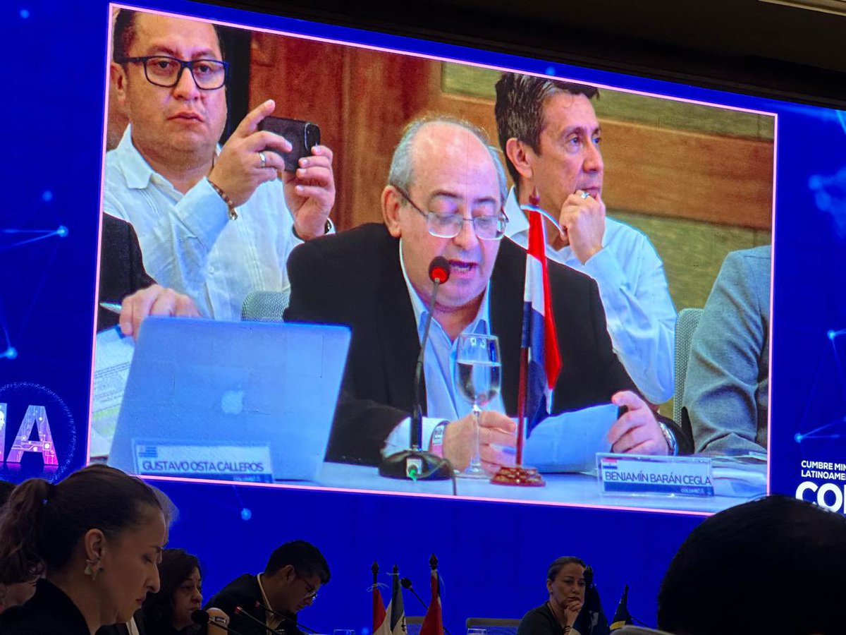 Representamos a nuestra <a href="/udistrital/">UniversidadDistrital</a> en uno de los eventos más importantes de la región. Acompañamos al ministro <a href="/MauricioLizcano/">Mauricio Lizcano</a> en la Cumbre Ministerial Latinoamericana y del Caribe por la Inteligencia Artificial #CumbreColombIA. Rescatamos resultados y propósitos comunes en pro