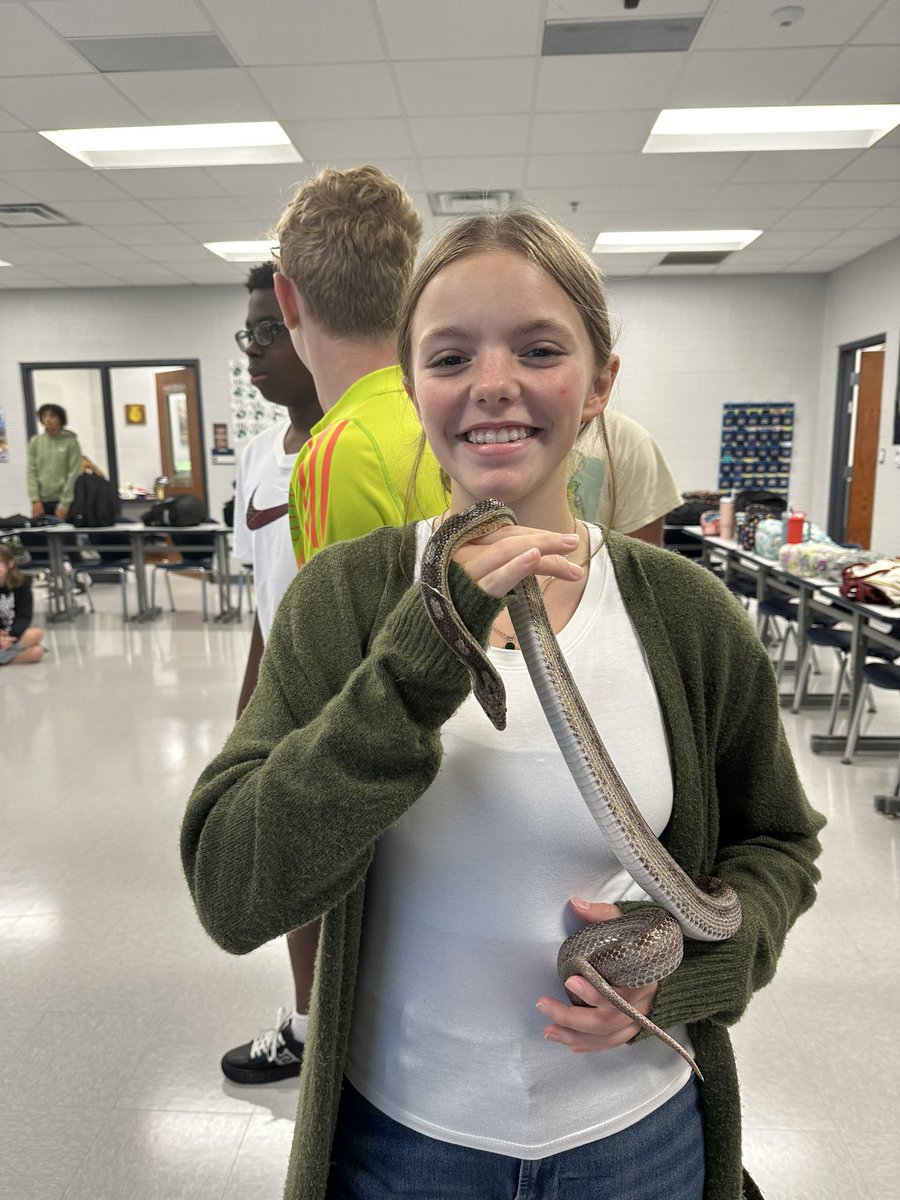 Small Animal Science learned about grooming rabbits, Libby Lou got her weekly pampering session in, and Honors Agriscience students got to meet and learn about Slither
