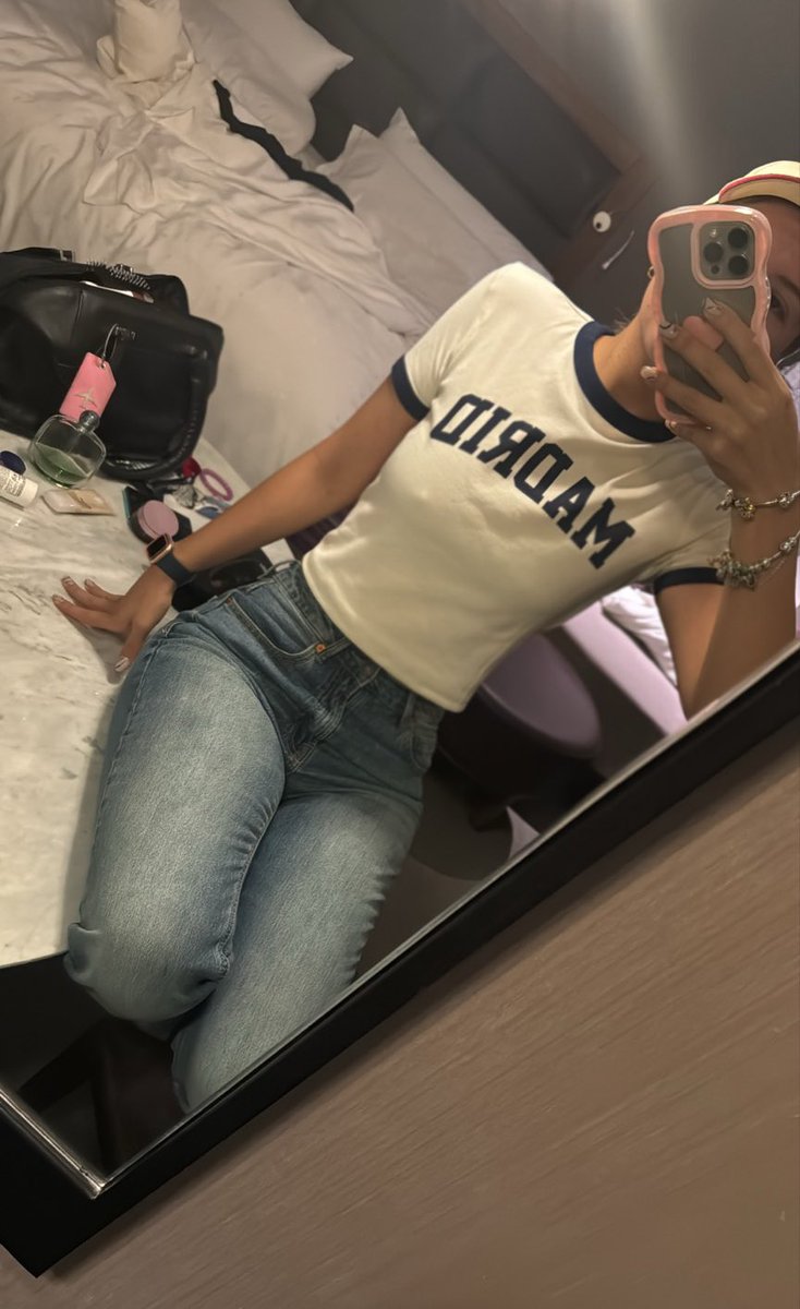Gigiangpe_'s tweet photo. ☺️☺️☺️ https://t.co/PLcImeCSE3