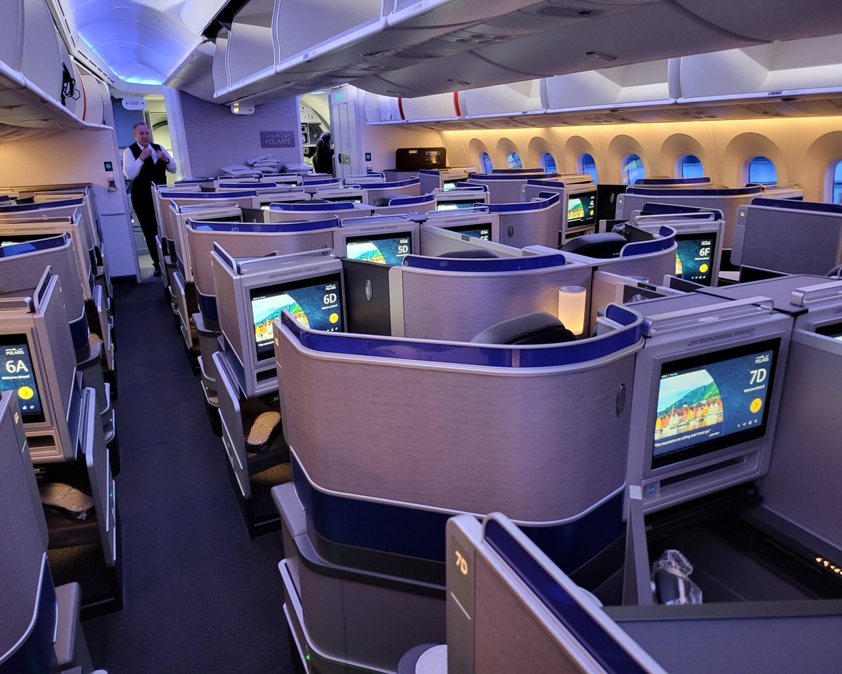 Fly to Europe in style with United Polaris! 🌍✈️ Enjoy spacious seating, gourmet meals, and top-notch service. Book with Aeroplan points, Avianca Lifemiles, or United miles for the ultimate luxury travel experience.