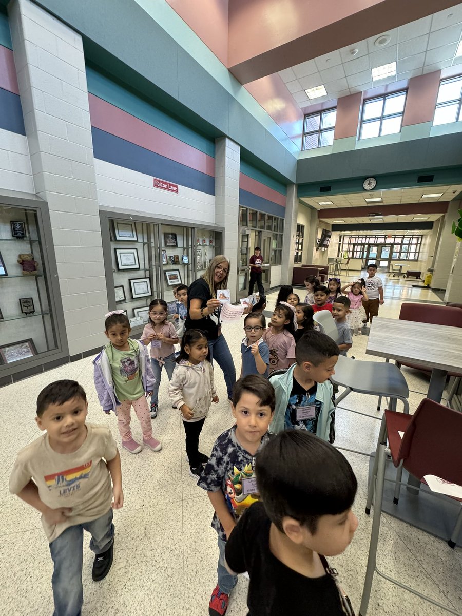First week of school was great. We toured the school looking for Pete the Cat’s shoes al over. We all had fun figuring out the clues. <a href="/HumbleISD_OFE/">Oak Forest Elementary</a> <a href="/BeSmart_OFE/">Brooke Smart</a>