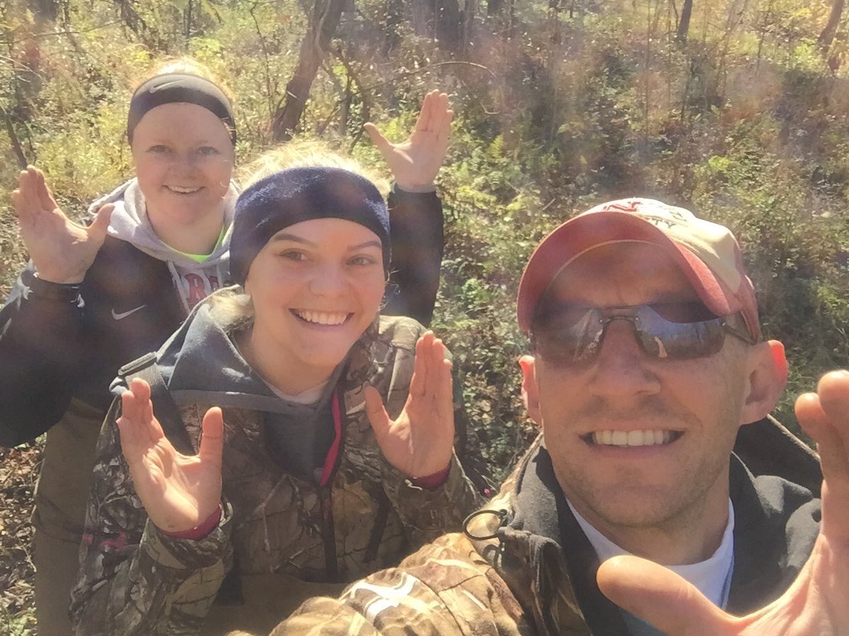 Chelae Up #ItsFridayGetCray during #crayweek with the BEST major professor &amp; Lab Bestie!!! Highlight of this field day: all lost pillow traps were found and returned home safely! 

#AquaticEcologyandAstacologyLab