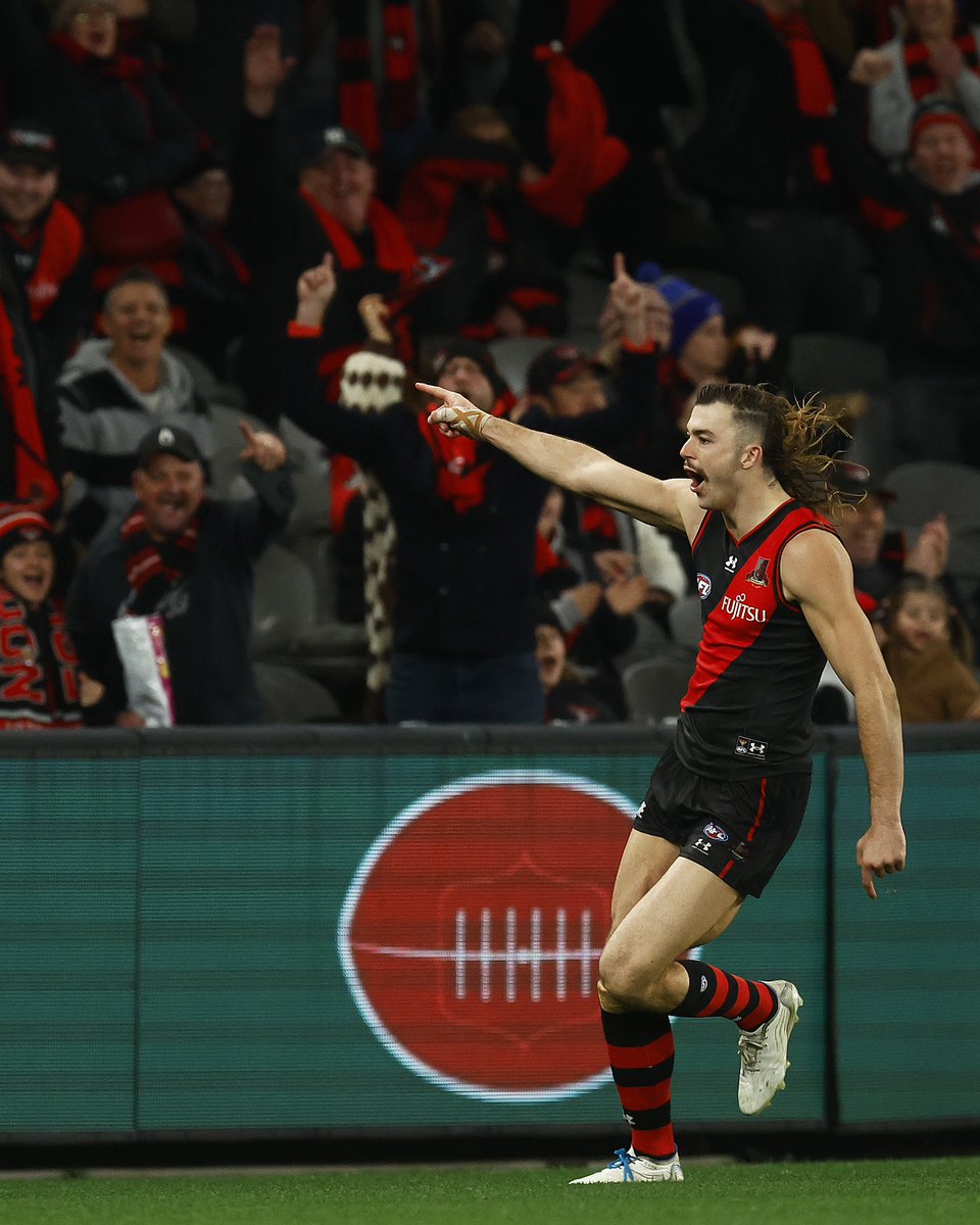 essendonfc's tweet photo. A ‘one of a kind’ moment for our #FixtureThrowback 🤯
Drapes GOTY never gets old. https://t.co/yN2ZMC1X3u