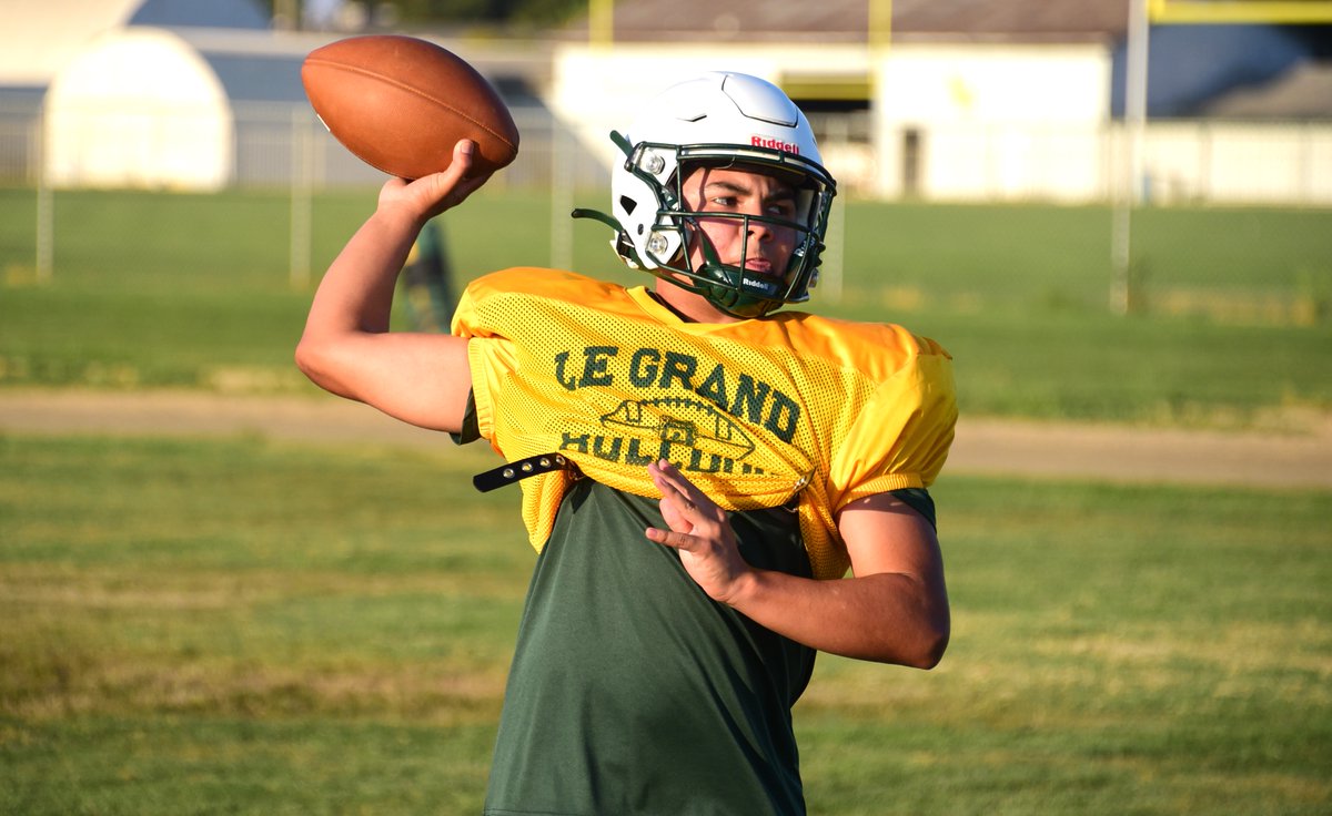 MuhsdSports's tweet photo. Always fun to make the trip out to Le Grand
@LGBulldogs @Migueelll_10 https://t.co/aBieZmxnLY