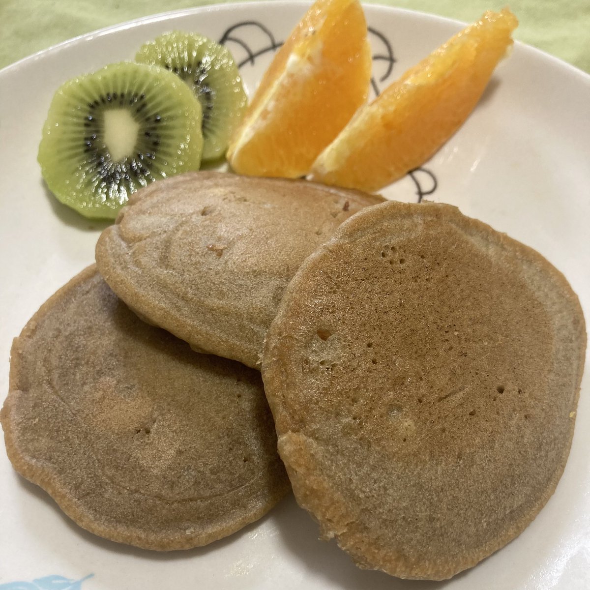 aokinapple15's tweet photo. #今朝のパン
#FODUP プロテインをいれた
ほうじ茶パンケーキ🥞
今回はオーツミルク(手作り)で焼きました!
ほうじ茶の味がちゃんと感じられるパンケーキになりました😊
#低フォドマップ #IBS #フォドアップ #すなお食堂 #pr
@GoodTe_home @sunao831 https://t.co/a8fXWPqwmJ