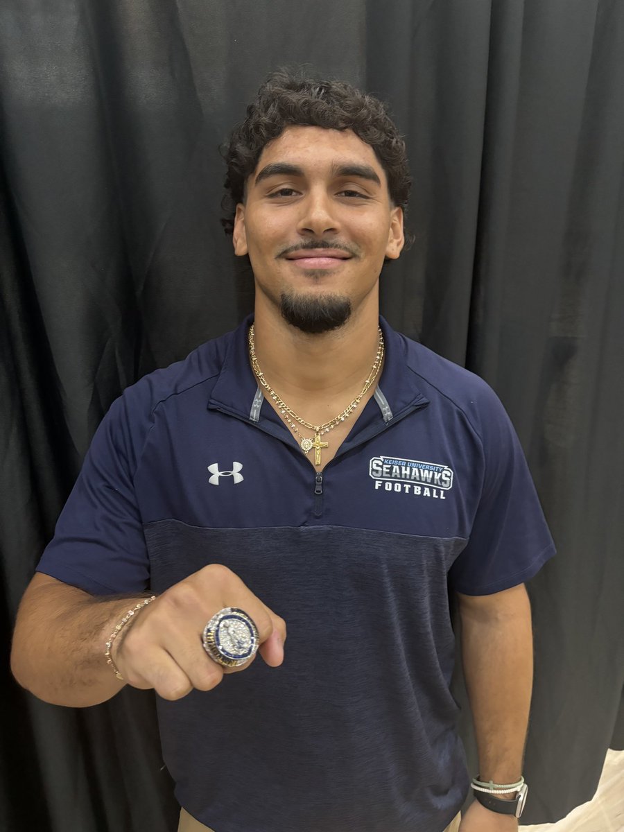 principalRVann's tweet image. Added more jewelry to the Vann Family tonight! Celebrating with my boy @tristanvann7 at the @KeiserFootball  National Championship Ring Ceremony! A ring, 4.0 GPA, Sophomore SZN loading…ready to defend their Championship!  #Seahawkfast