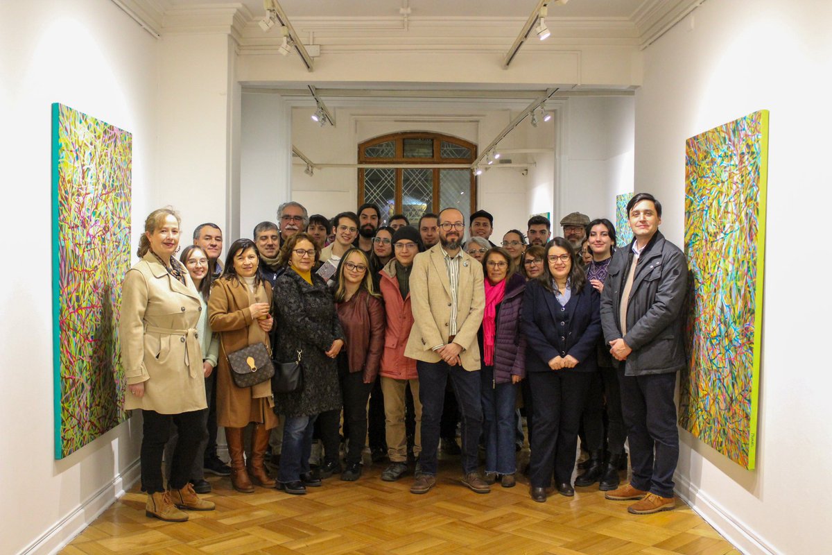 #CulturaUdeC: Compartimos registro de la inauguración de la exposición “RAMAJE”, del artista chillanejo, Andrés Moyano Luengo, realizada en la galería principal del Cecal UdeC, con la presencia del Subdirector de nuestro Campus, Dr. Daniel Sandoval Silva.