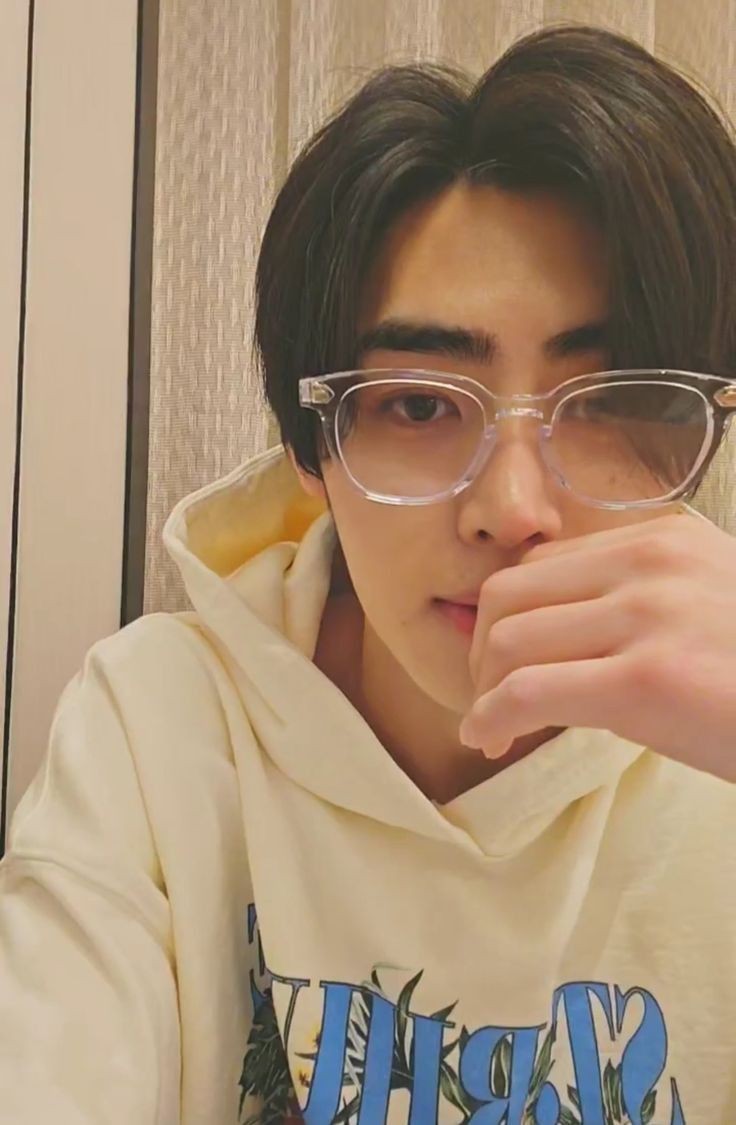hii! looking for #moots !! not new to #kpoptwt #stantwt 

ʚɞ she/her
✮ ults: atz, izna, nct, txt, svt, enha
ʚɞ 09’ liner ll eng &amp; tag
✮ any fandom welcome!!
ʚɞ multistan~ looking for friendsෆ

↻ / ♡ to be moots, thank youu!!