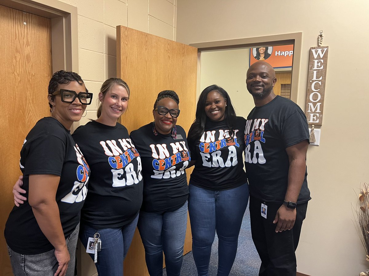 TilnishaRosser's tweet photo. Great visit @CHChargers today! #Built4Bibb #Built2Support https://t.co/zfKIfipuFE
