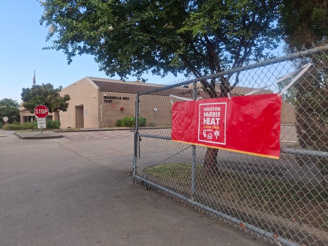 mmmjsaldivar's tweet image. Excited to look thru my packet I picked up from the @HoustonTX  @HoustonHealth Magnolia MSC for #H3ATMapping data collecting tomorrow. On the cool  @METROHouston rail &amp;amp; headed home. #NocarFriday
#extremeheat
#UrbanHeat
#PublicHealth