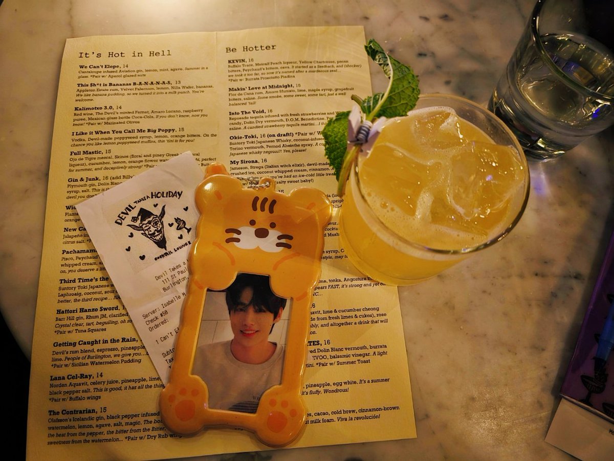 First time drink in the American Bar with Kyoungyoon!

Love you and wait for you, Kyoungyoon.

#KYOUNGYOON #경윤