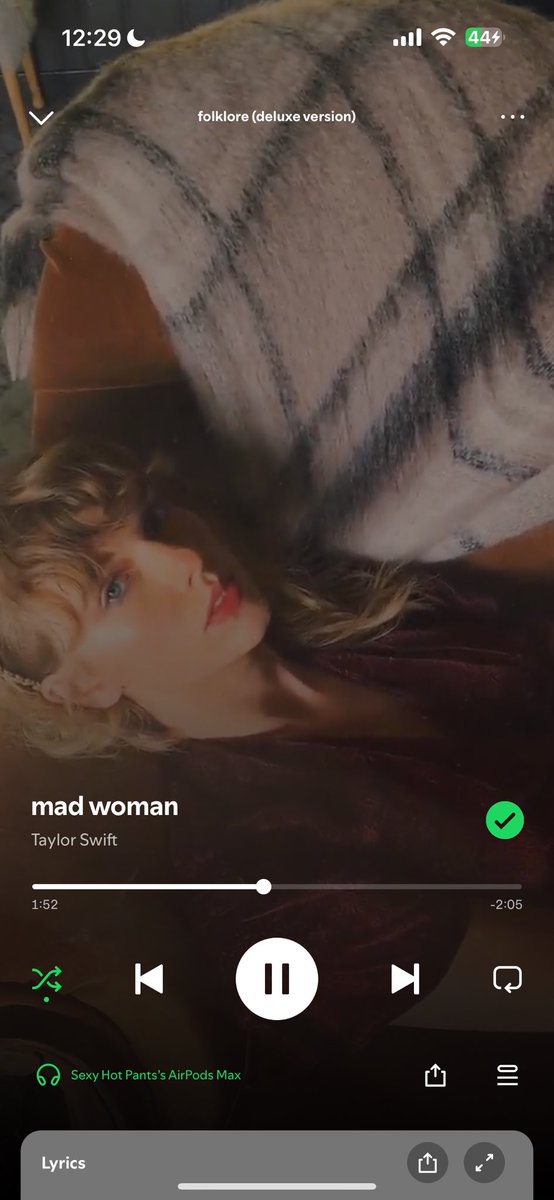 OneDailyDose4's tweet photo. I’m just looking for someone who can listen to Taylor swift with me and cry https://t.co/HhPJHAZTuX