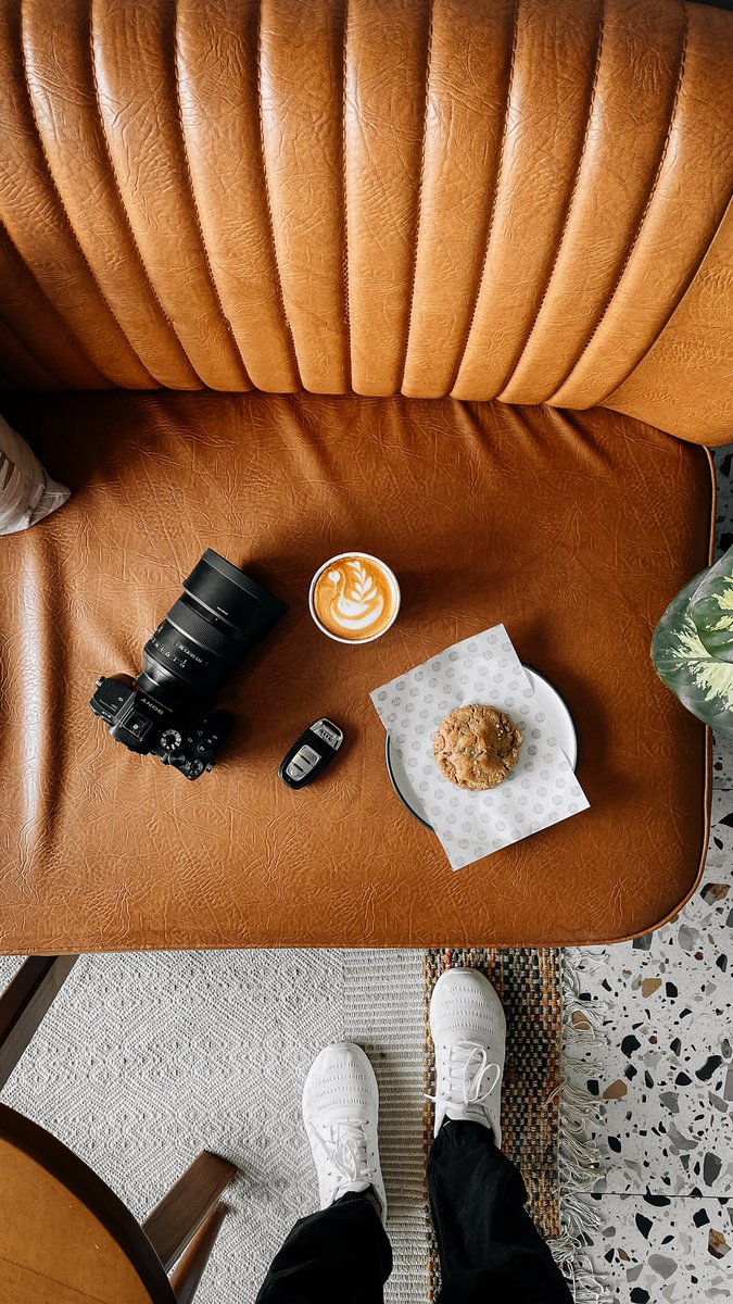 _

لا نستطيع أن نمنع الناس من الكلام علينا لكن نستطيع أن نمنع أنفسنا من التأثر بما يقولون لأن مفتاح عقولنا بأيدينا و ليس بأيديهم “

#صباح_الخير ⛅️