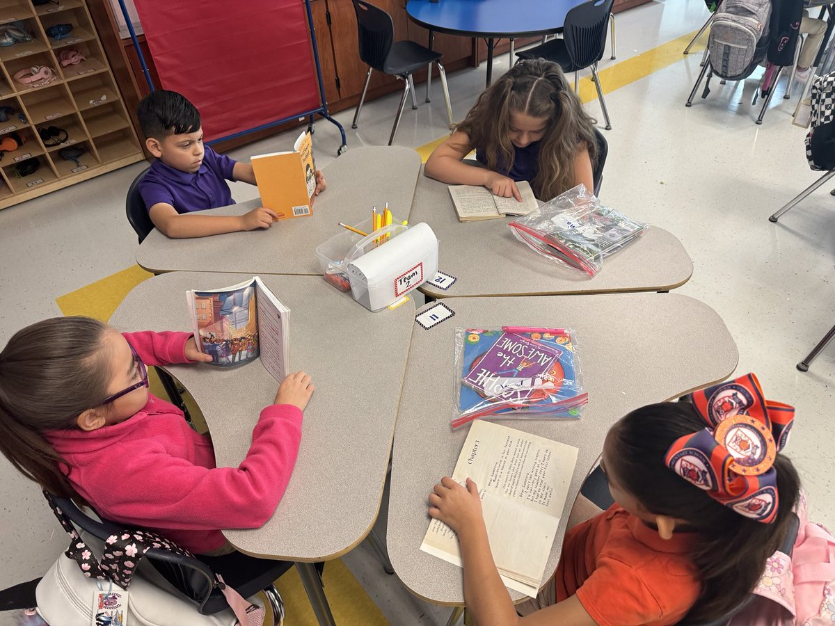ESerna_PK8's tweet photo. Third grade Owls in Ms Serrano’s class reading for the love of reading!! Check it out…they are reading chapter books!! 💜🦉🧡 #TeamSISD #ALLIN #ALLINforOURmission https://t.co/CGNM0I5z9f