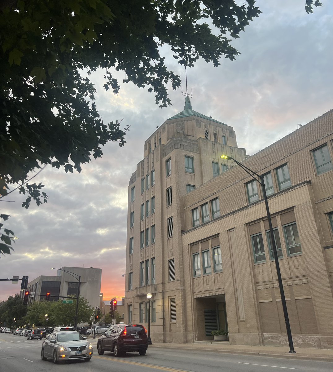 Made it to Champaign! Here’s to a new chapter of my life and my academic career. 🧡💙