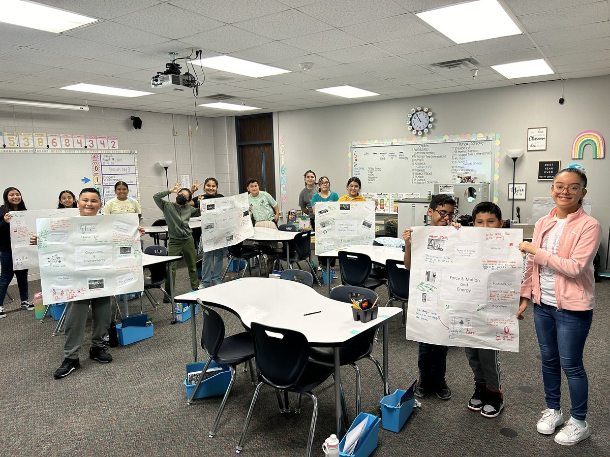 mrspachecx's tweet photo. In math our voyagers practiced work station expectations, then did a science brain dump to show off their prior knowledge! 🧠 🌟 They were up, moving, and sharing ideas with their classmates! https://t.co/KG1xiVcpNe