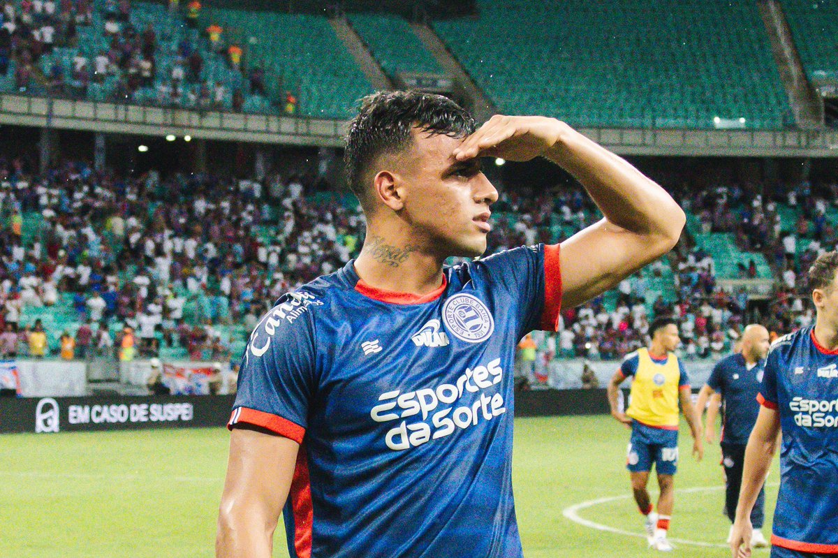 Queria chegar a 1.000 seguidores 
Mas tá impossível 
Cade a torcida do Bahea???