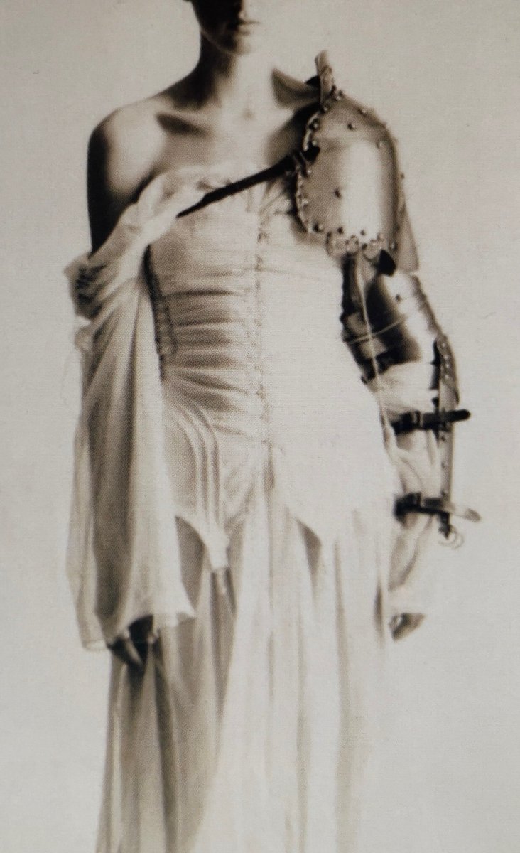 xe0_xeo's tweet photo. Jean Paul Gaultier 'Les Talouages' S/S - Paolo Roversi (1994) https://t.co/KLvQg2QQho