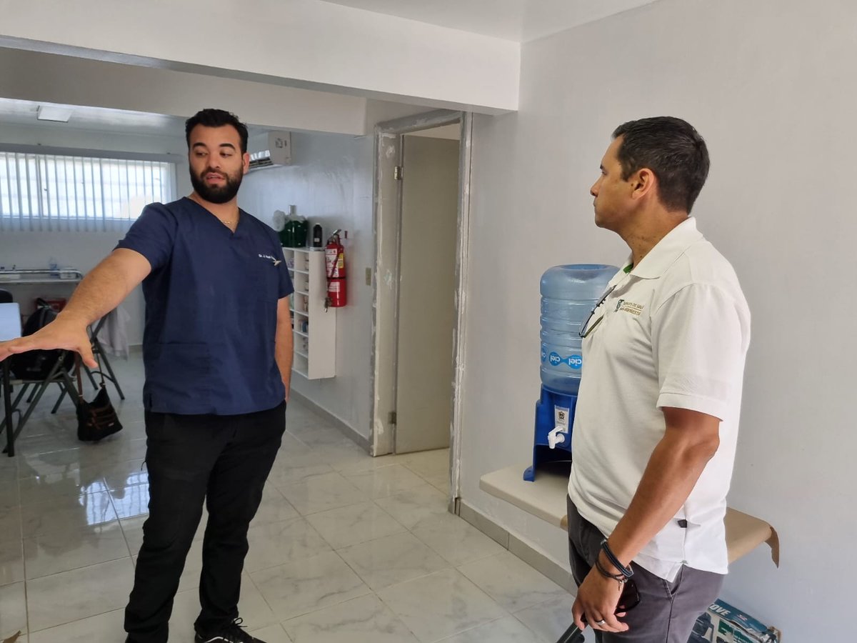 IMSS_Bienestar's tweet photo. El #IMSSBIENESTAR #BajaCalifornia, llevó a cabo una revisión en colaboración con el personal del Centro de Salud "La Misión", para supervisar el proceso de restauración financiado por #COSABI.
#SomosIMSSBIENESTAR https://t.co/uxhTA8Pts5