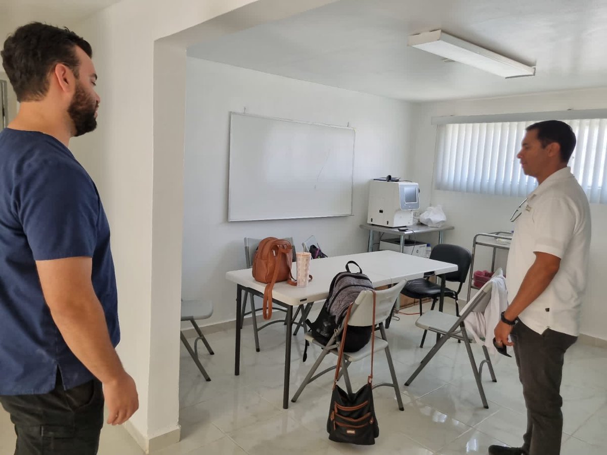 IMSS_Bienestar's tweet photo. El #IMSSBIENESTAR #BajaCalifornia, llevó a cabo una revisión en colaboración con el personal del Centro de Salud "La Misión", para supervisar el proceso de restauración financiado por #COSABI.
#SomosIMSSBIENESTAR https://t.co/uxhTA8Pts5