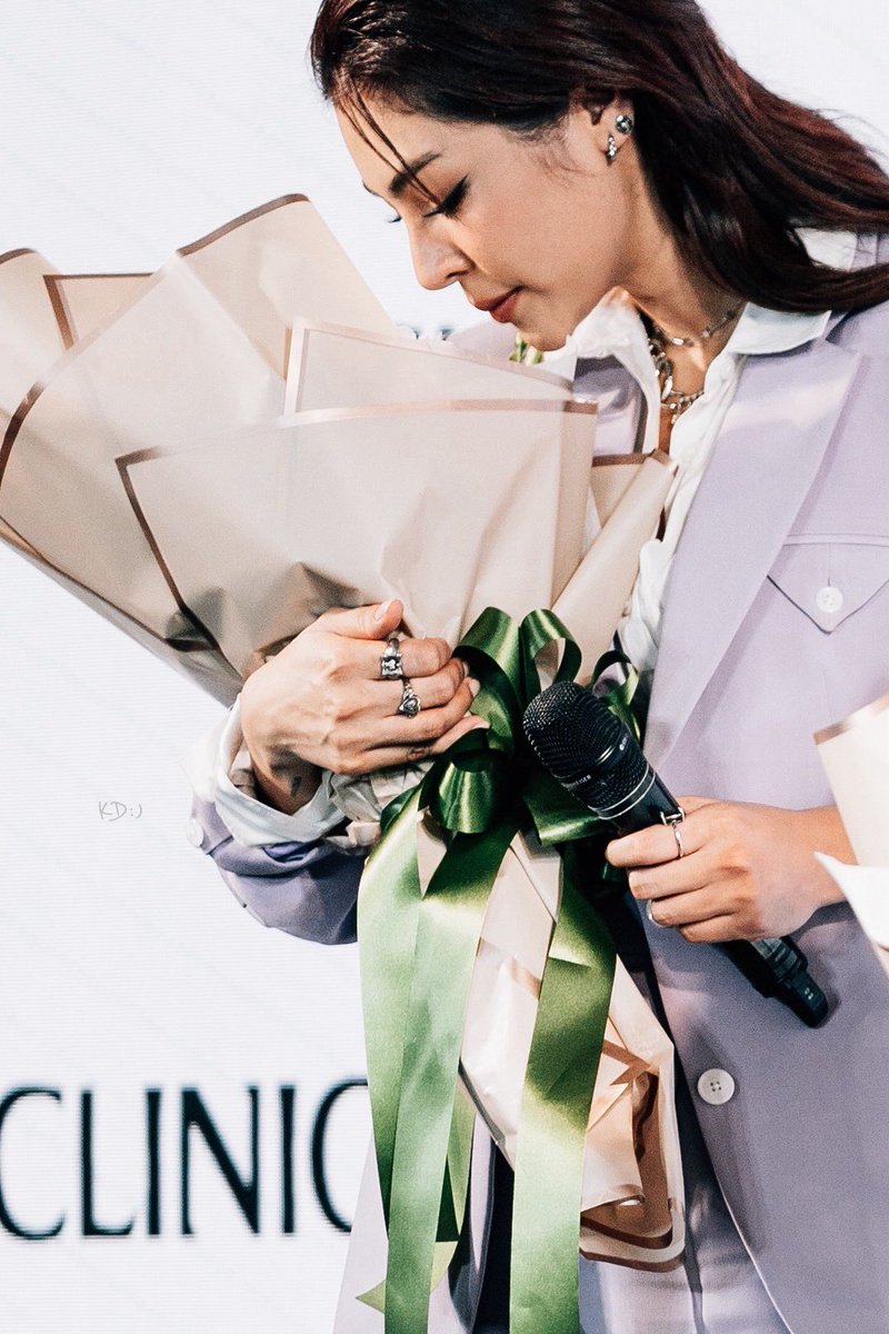 KonD___'s tweet photo. ฟ้ารักพ่อค่ะ 🫣😳🌻

FAYE YOKO X EVEANDBOY
#CliniquexFayeYoko
#FayePeraya 
#FayeYoko https://t.co/5jlg6FChYi
