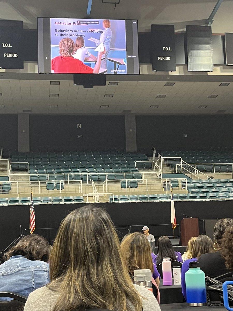 MrsViard's tweet image. Great morning spent with @BrianMendler!! Followed with some fun team building!! We have the best PTA! #hayeshawks