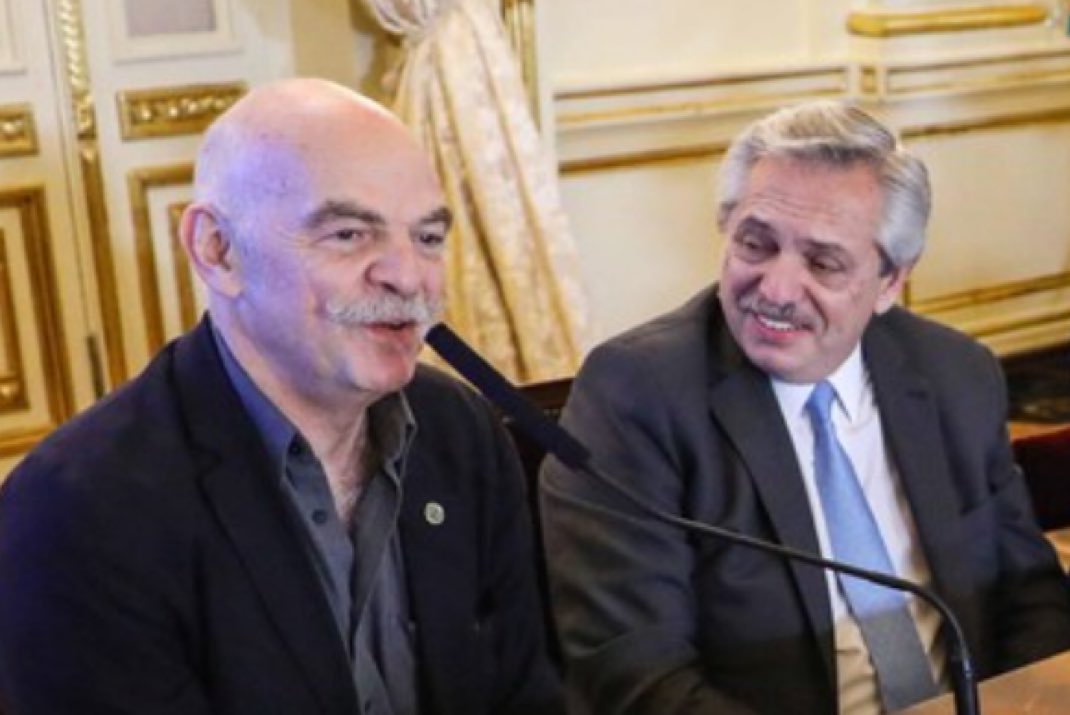 FerIglesias's tweet photo. Te acordás cuando te burlabas de mí y me decías “honestista” porque denunciaba la corrupción del peronismo? No se te ocurre ahora pensar que entre el 60% de pobreza y la inmoralidad peronista existe alguna relación? Recordás la mesa del hambre?  Sos o te hacés? @martin_caparros https://t.co/G3upmz7ruK