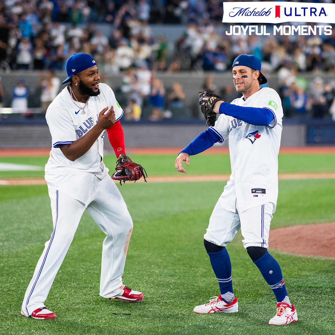 BlueJays's tweet photo. Do ya dance 🕺 https://t.co/fCwkd7x2Yy
