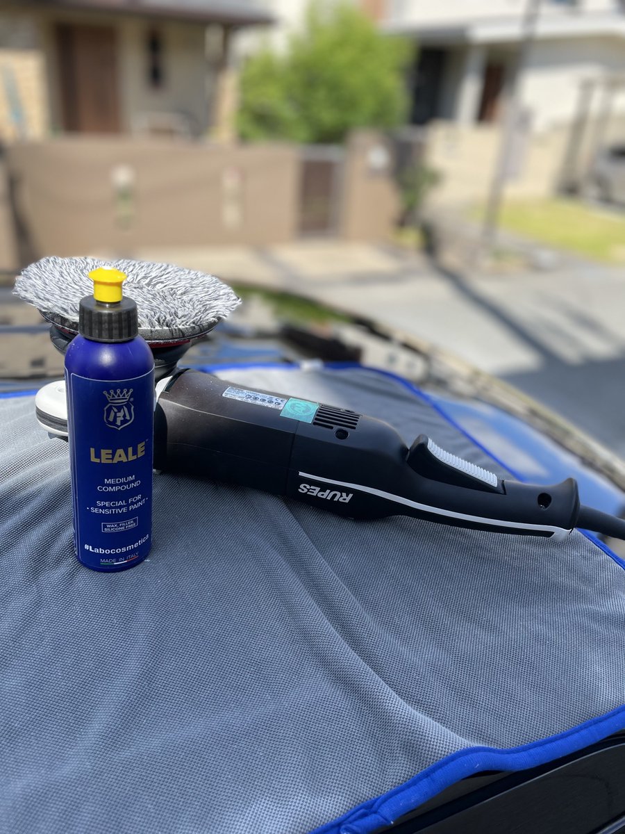 xvLgp9Q0IPkUWn9's tweet photo. 日陰が無くなるまで、リアルテストパネルで磨きの練習🤣
今日使ったコンパウンドなら、素人が
N BOX磨いても焼き付きしなくて良き🙆♀️
#RUPES
#LHR15
#MarkIII
#KYOTODETAIL
#Labocosmetica
#LEALE
#FIERO https://t.co/KxNWyOvMl9