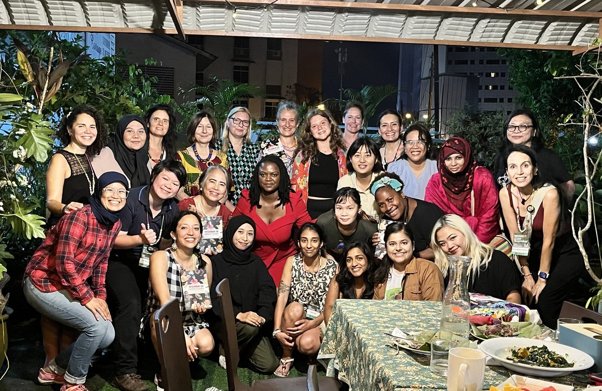 GlobalWomenHerp's tweet photo. An huge turnout of 22 #GWH Book authors &amp; 7 GWH Scholarship students at the World Congress of #Herpetology at Kuching!

First in-person GWH gathering! 

Authors: 🇮🇹🇸🇪🇦🇺🇦🇹🇲🇽🇿🇦🇷🇸🇺🇸🇭🇺🇭🇰🇵🇭🇦🇴🇬🇭🇹🇼🇮🇩🇵🇬🇨🇴🇮🇳🇱🇰🇿🇼🇹🇭 🇧🇴

Students: 🇳🇵🇵🇭🇮🇩🇹🇼🇵🇭 

@WCHerp #WomenInHerpetology
#HERper https://t.co/DavRn6BCvV