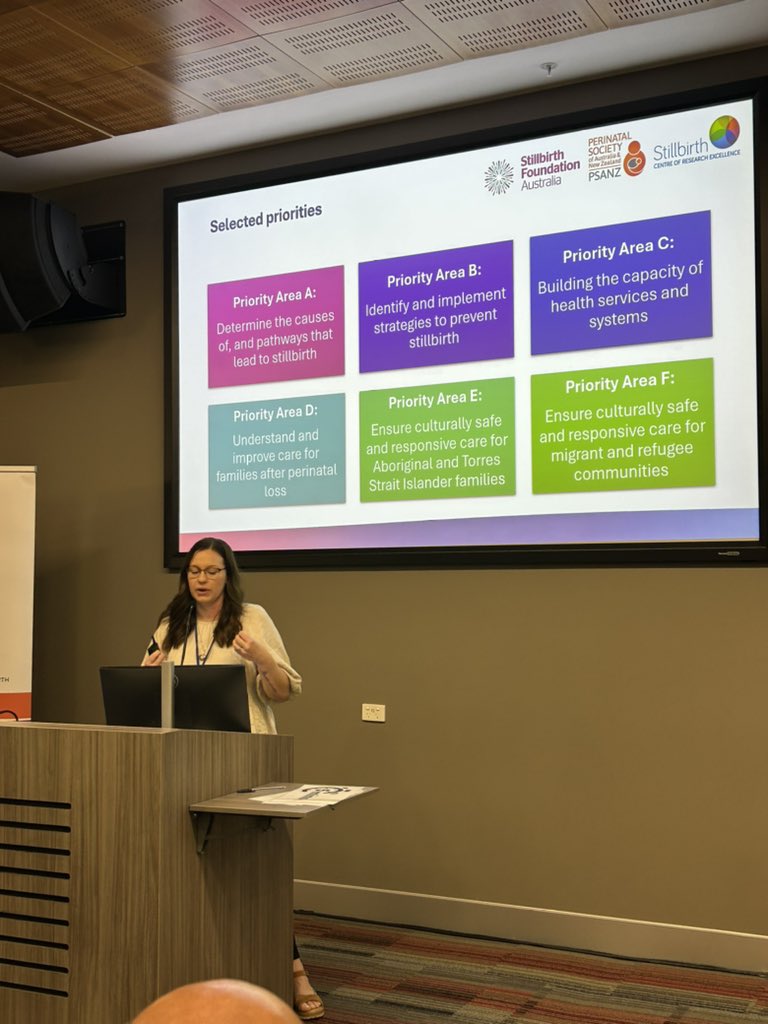 AdrienneOz's tweet photo. The amazing multitalented wearer of many hats @Kirstindal on #stillbirth #researchpriorities @CREStillbirth
#wavesofchange Link and QR ๐๐ป๐๐ป https://t.co/X0WWIvUbVU