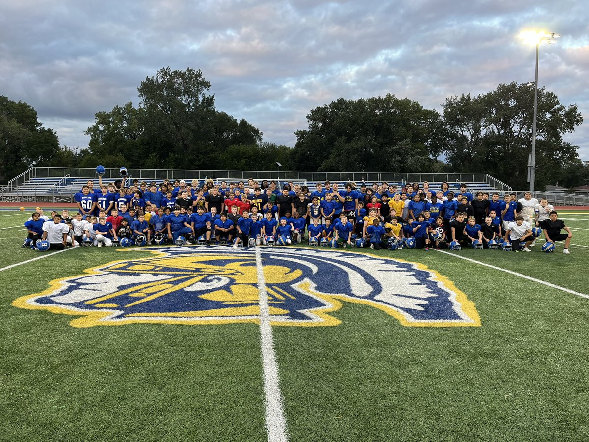 TrojansFB_HHS's tweet photo. Football Day in Highland was a blast! Thank you to all that helped and participated. We love our community and the support they show for their athletes at all ages. #TrojanTUFF https://t.co/PY2hM0yvNO