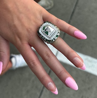 These girls put a ring on it!  #Prosperproud
Prosper Soccer 6ASTATE Champions 
Ring Ceremony <a href="/PHSWomensSoc/">Prosper Women’s Soccer</a> <a href="/PISD_Athletics/">ProsperISDAthletics</a>