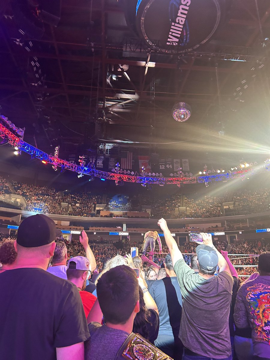 rhodecross's tweet image. best night of my life, thank you so much for taking my bracelet 🥹🫶🏼 @CodyRhodes