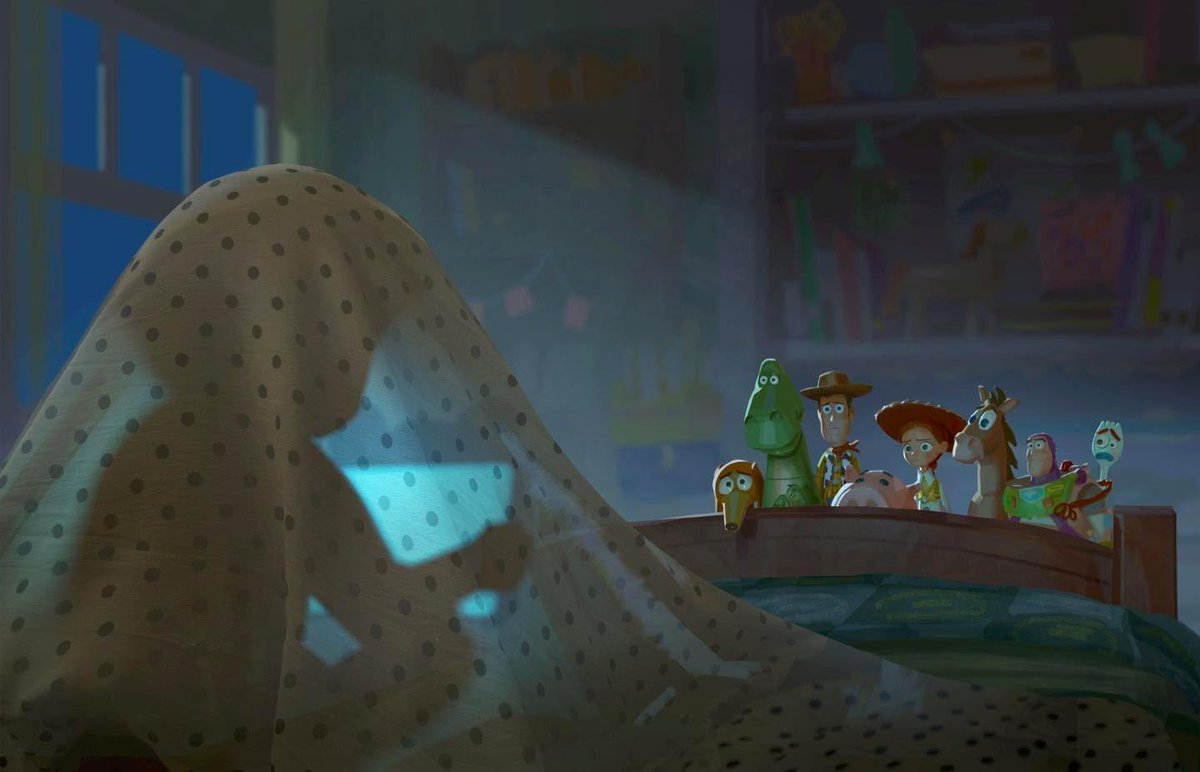chekoaranda_'s tweet image. ¡Bomba! Este es el primer vistazo a #ToyStory5 y de acuerdo a lo comentado en la #D23, veremos a los juguetes hacerle frente a la tecnología que los ha reemplazado. 🦖🚀🎱

La cinta llega en 2026.