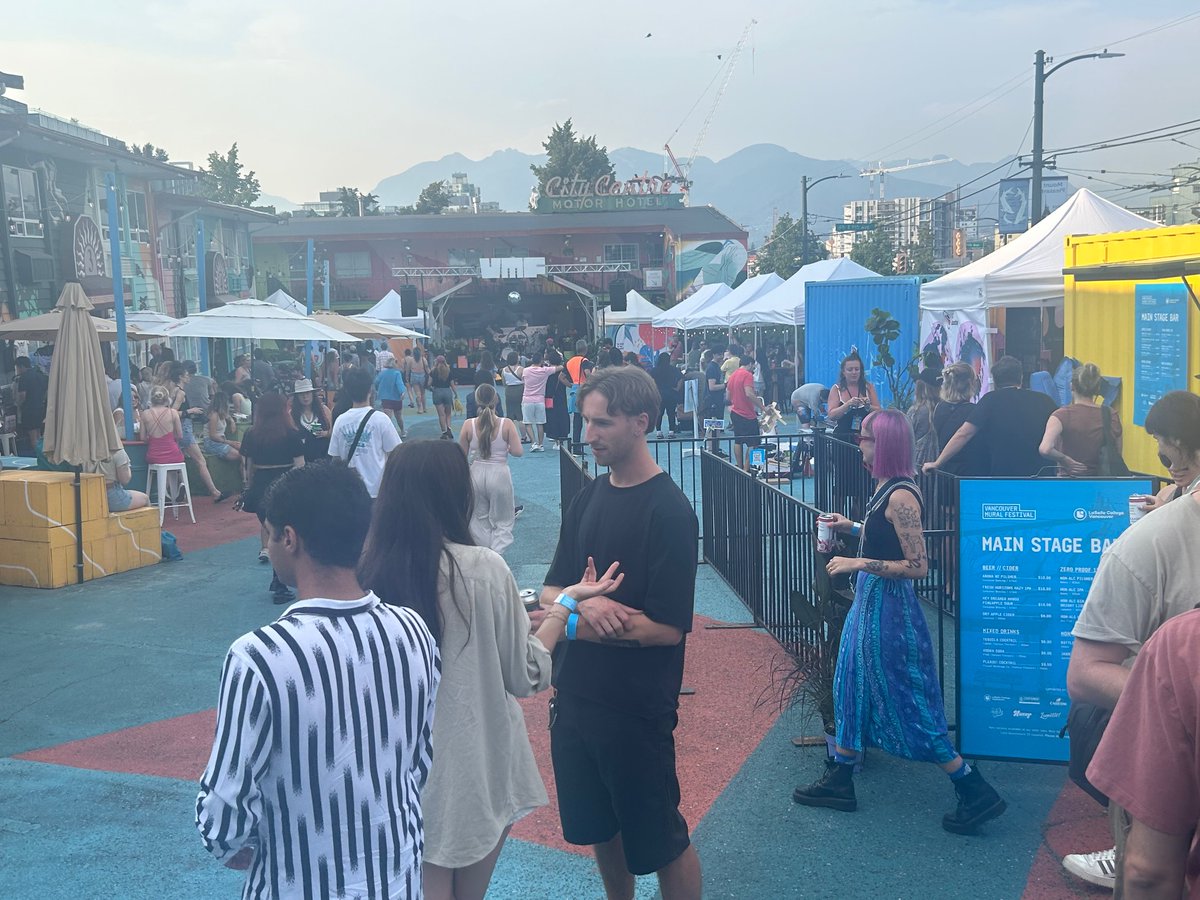 VanGreens's tweet photo. 🎨 VanGreens are having a blast at @vanmuralfest 🖼️ Join us for kids’ face painting, vibrant art, and your chance to share what matters most to you in your community. Let’s paint a brighter future together! 💚 #MuralFest https://t.co/KIuISqHyND