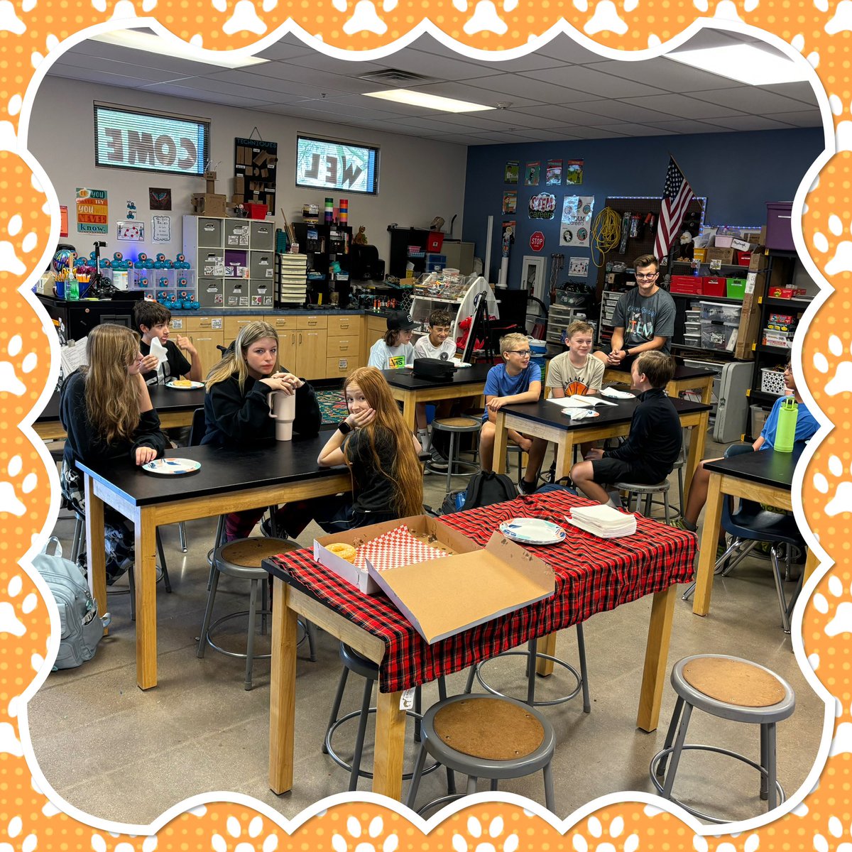 jaimehansendvu1's tweet photo. Chief Science Officers coming together this or ing to start off a brand new school year filled with goals, planning STEM lessons and supporting our #stemtastic STEM events!!! @DVUSD @AZSciTechInst @DV_Gifted https://t.co/SpRHLuDmjb