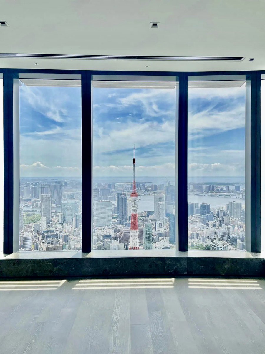 CenturionFHR's tweet photo. アマンレジデンス東京

マンションとして日本最高額の賃貸物件が出てきました。

308.49㎡、3LDKで月額賃料が9,000,000円です。東京タワービューの角部屋です。

管理費785,300円��修繕積立金165,200円、TV利用料2,200円、駐車場使用料110,000円が含まれています。 https://t.co/3gTC5oQPcZ