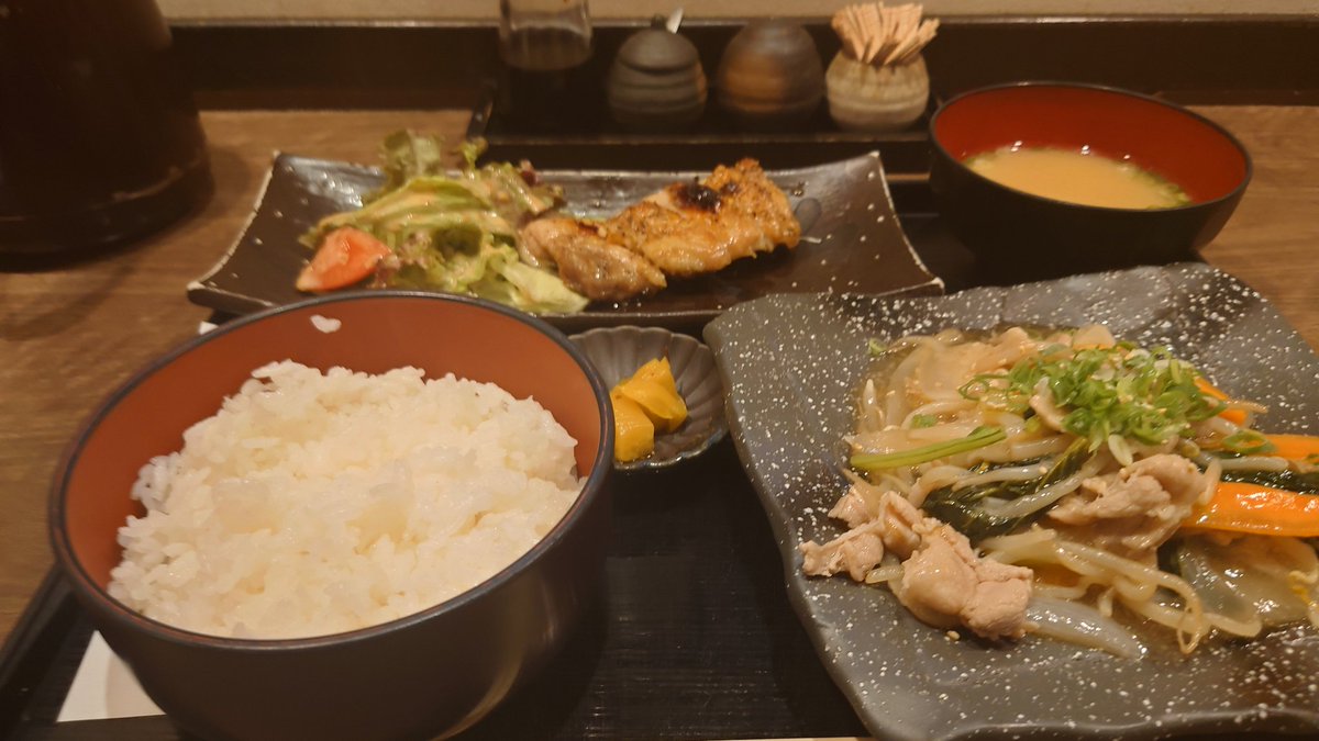 oumiya0's tweet photo. お昼ご飯いただきます。 https://t.co/pfn9Mz7VXN