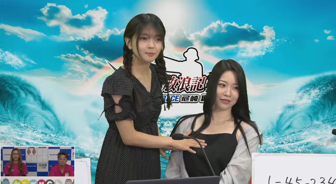 恒例のみったんによるお胸検定。 「いいですか、皆さん。説明しますね