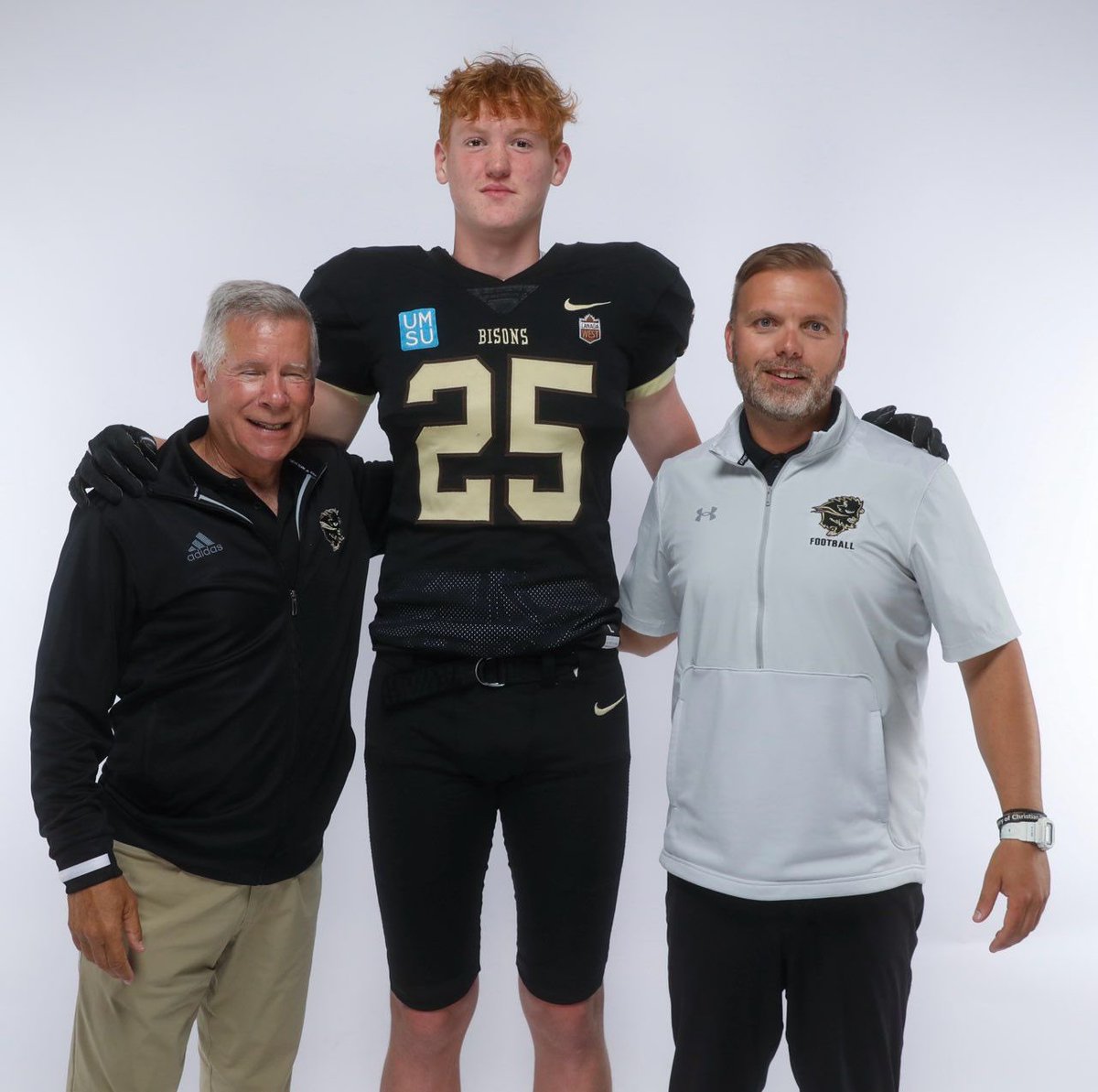 Tomac10's tweet photo. #gobisons https://t.co/9gFBdWHbTN