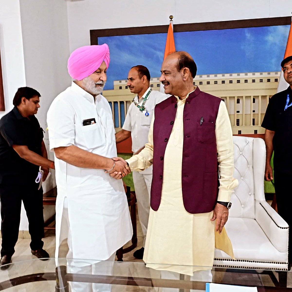 SandhuPrithipal's tweet photo. Courtesy meeting with honorable loksabha speaker Shri Om Birla.
🇮🇳 https://t.co/nXwIGvr9zQ