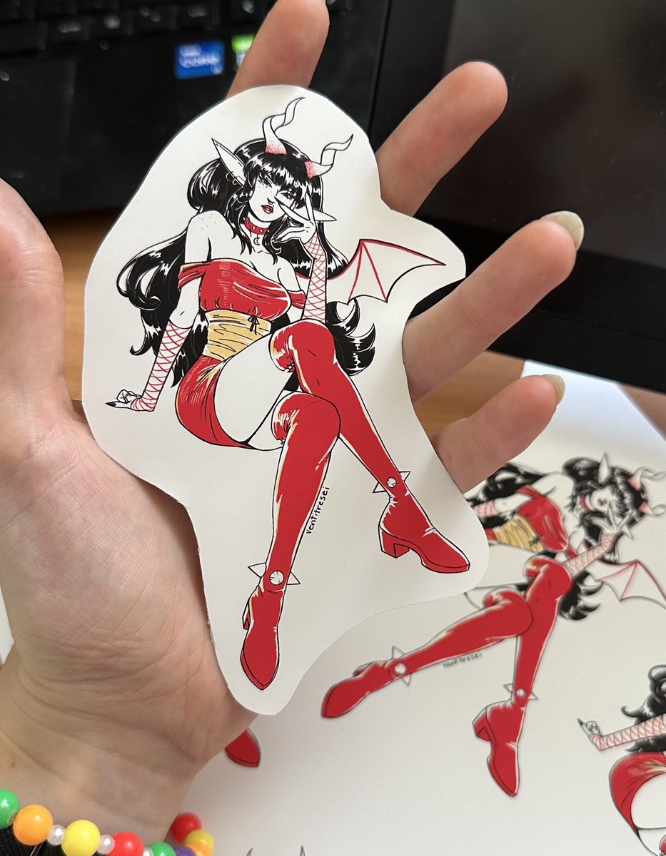 ventitresei's tweet photo. New stickerinosss i’ll try printing it in different sizes so i’ll get the best of her and then I’ll start stickin’ this around too hehe https://t.co/cMsDe3rvC0