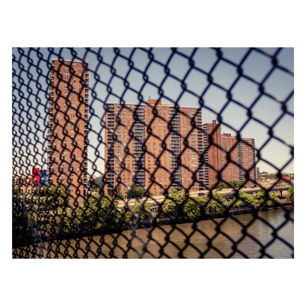 EWastelands's tweet photo. #photowalk #harlem to #southbronx #NewYorkCity was very hot!
#usa #urban #urbanexplorer #towerblocks https://t.co/UWGnusx3nA