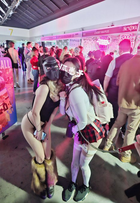 小狗贴贴🐕🐕 #sexpo #k9 #bdsm #submissive #littlegirl #puppyplay #kink #妻奴 https://t.co/f0TeAFa8SW<a href="/tag/sexpo"class="tags">#sexpo</a><a href="/tag/k9"class="tags">#k9</a><a href="/tag/bdsm"class="tags">#bdsm</a><a href="/tag/submissive"class="tags">#submissive</a><a href="/tag/littlegirl"class="tags">#littlegirl</a><a href="/tag/kink"class="tags"><span>#kink</span></a><a href="/tag/puppyplay"class="tags"><span>#puppyplay</span></a><a href="/tag/%E5%A6%BB%E5%A5%B4"class="tags"><span>#妻奴</span></a>