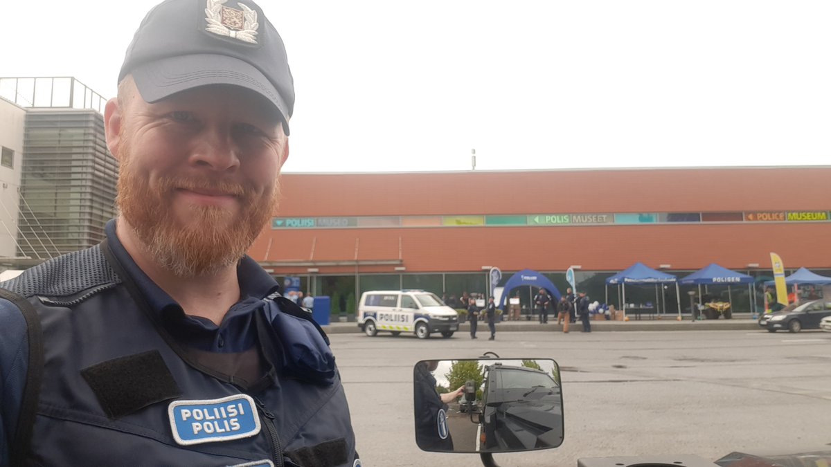 #PoliisinPäivä

Selustan turvaa <a href="/SiSuPoliisi/">Sisä-SuomenPoliisilaitos</a>, katseen tulevaisuuteen suuntaan <a href="/Polamk/">Polamk</a> ja tarinamme kertoo Poliisimuseo - Kaikki vahvasti läsnä tässä päivässä täällä Hervannassa.

Tervetuloa mukaan!