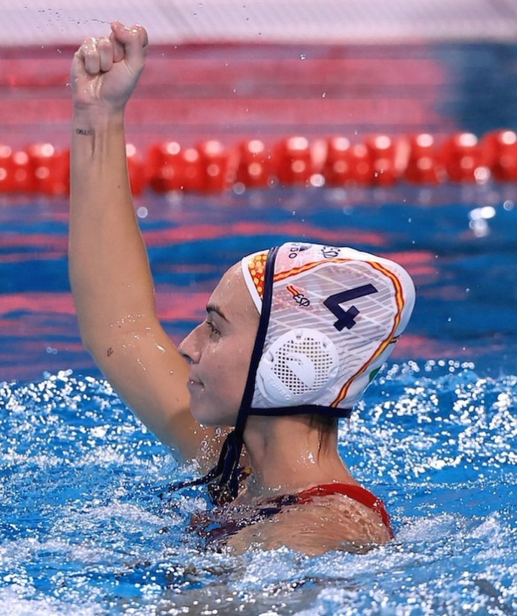HABLEMOS MÁS DE BEA ORTIZ ✍️🏼🤽‍♀️

No os voy a engañar, no he seguido el waterpolo de forma activa hasta ahora. He sido consumidor de partidos de forma esporádica durante años sin haberme parado a darle el verdadero valor que tiene este deporte. A veces nos centramos en fútbol,