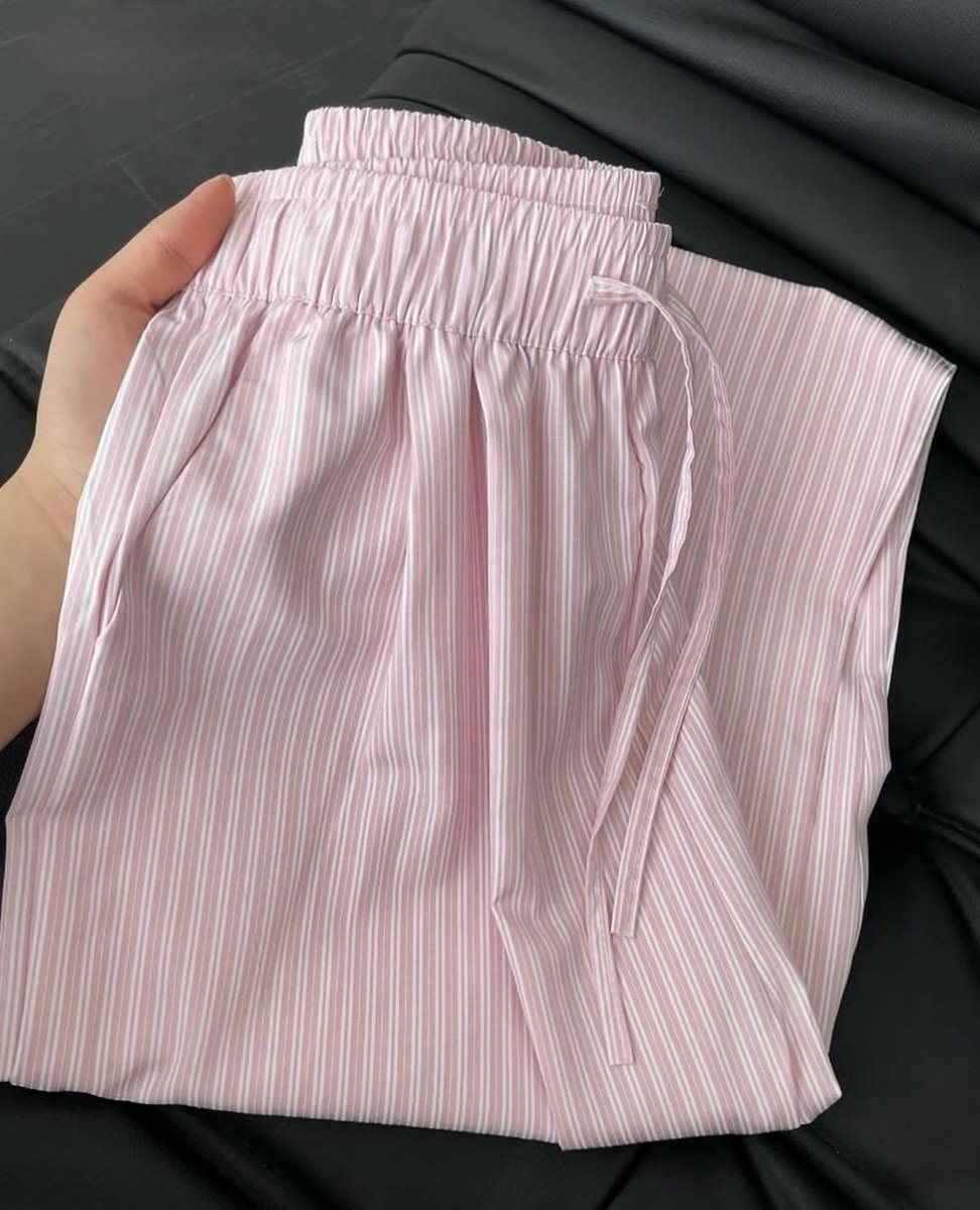 xxxirraaa's tweet photo. Celana motif stripe cantik banget, bisa buat daily di rumah ataupun hangout✨ https://t.co/HYjcIaOY9B